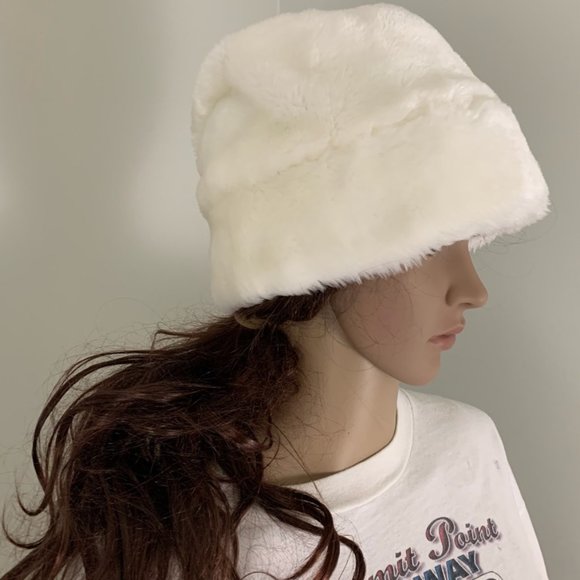 Vintage Y2K Le Top Ice Princess Balletcore Cossack Faux Fur Lined Winter… - Picture 6 of 8